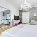 Luxury Riverside Apartments In The Center Of Prague