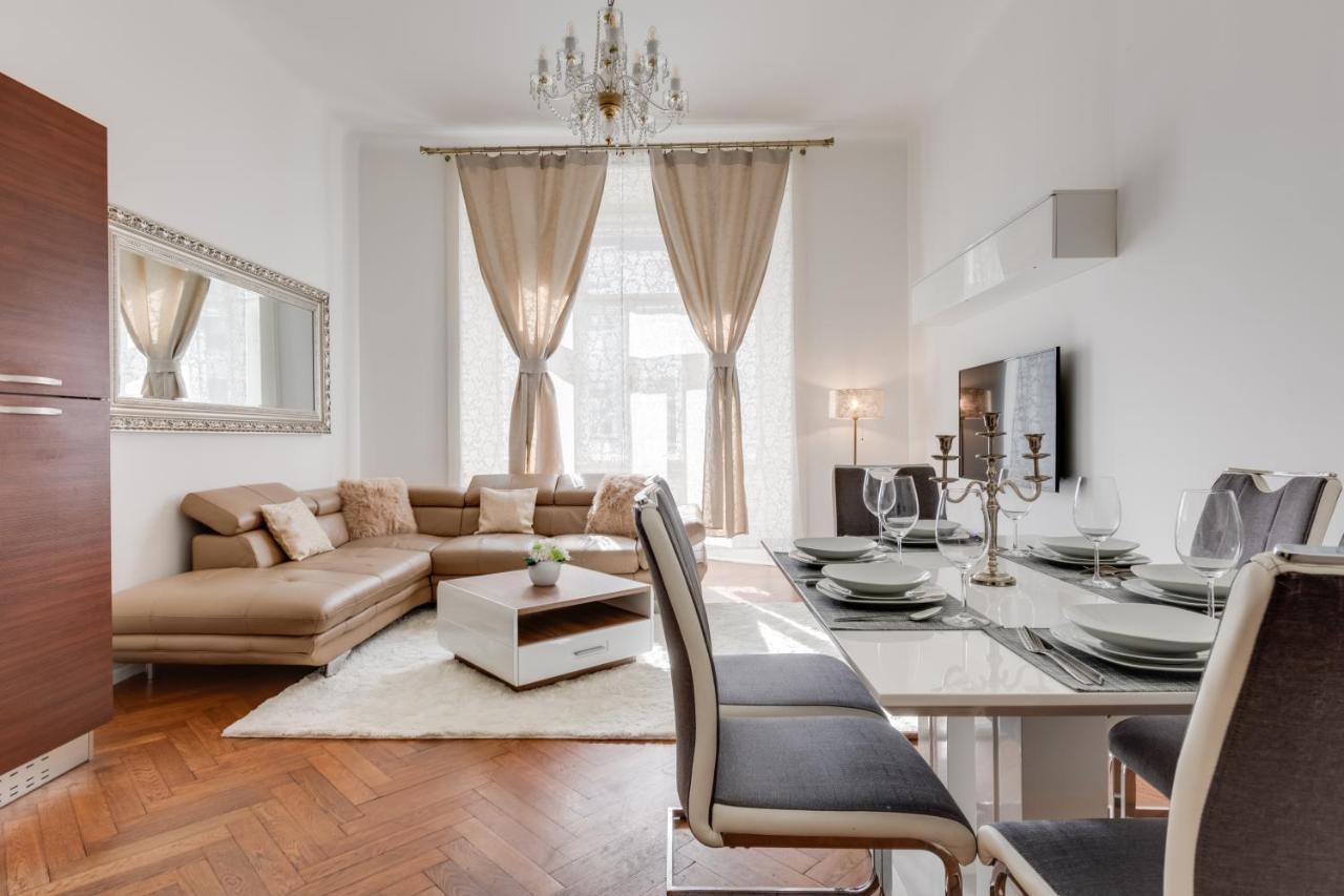 Luxury Riverside In The Center Of Apartament *