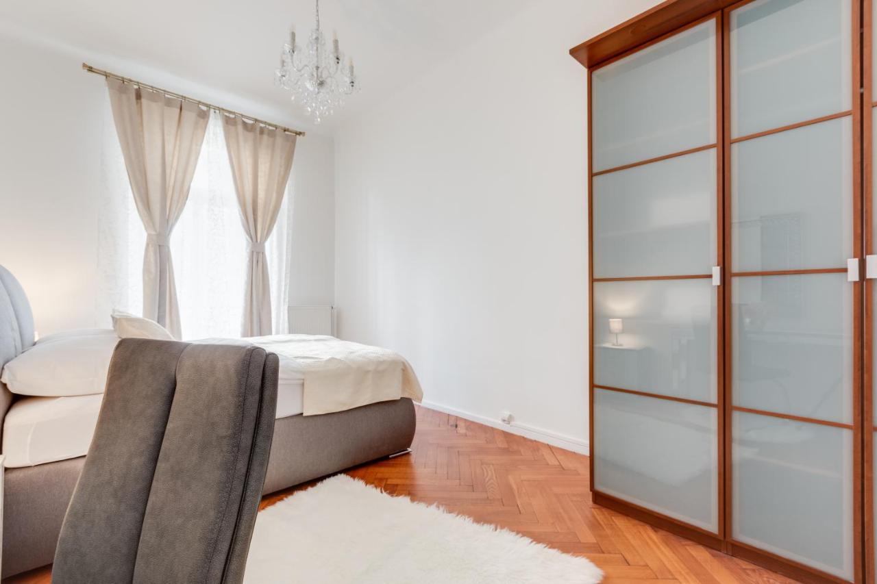 Luxury Riverside In The Center Of Apartament Praga