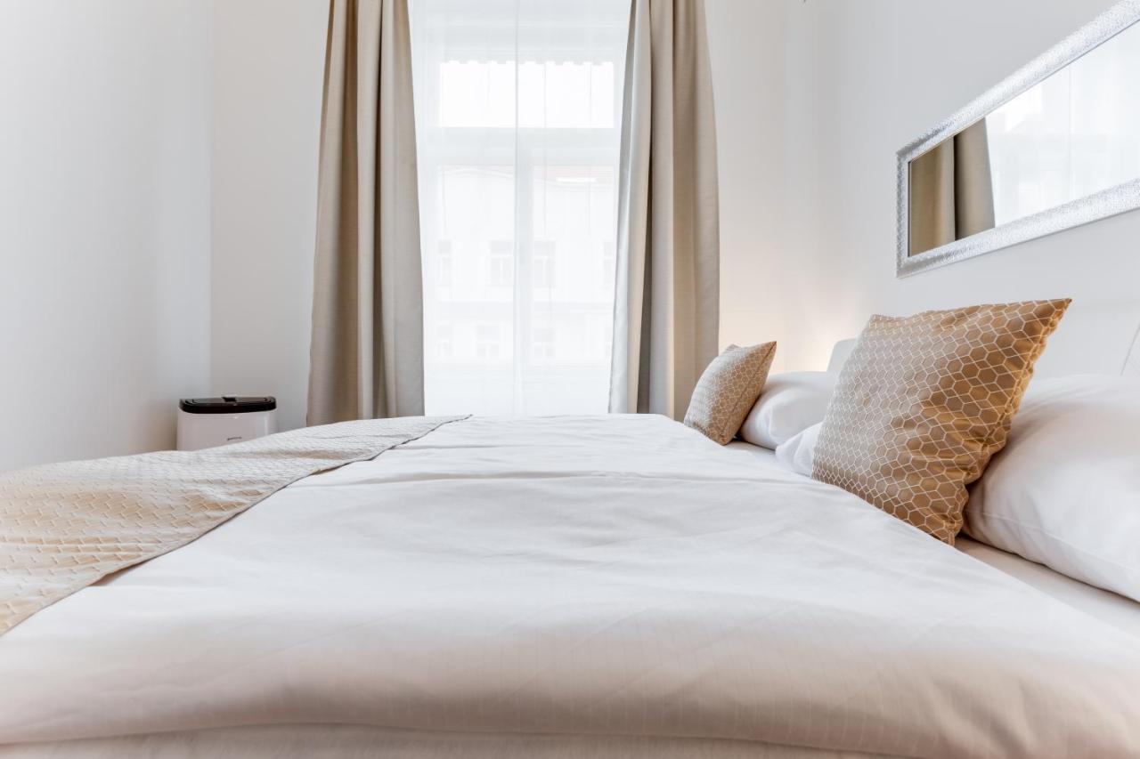 Luxury Riverside In The Center Of Apartament Praga