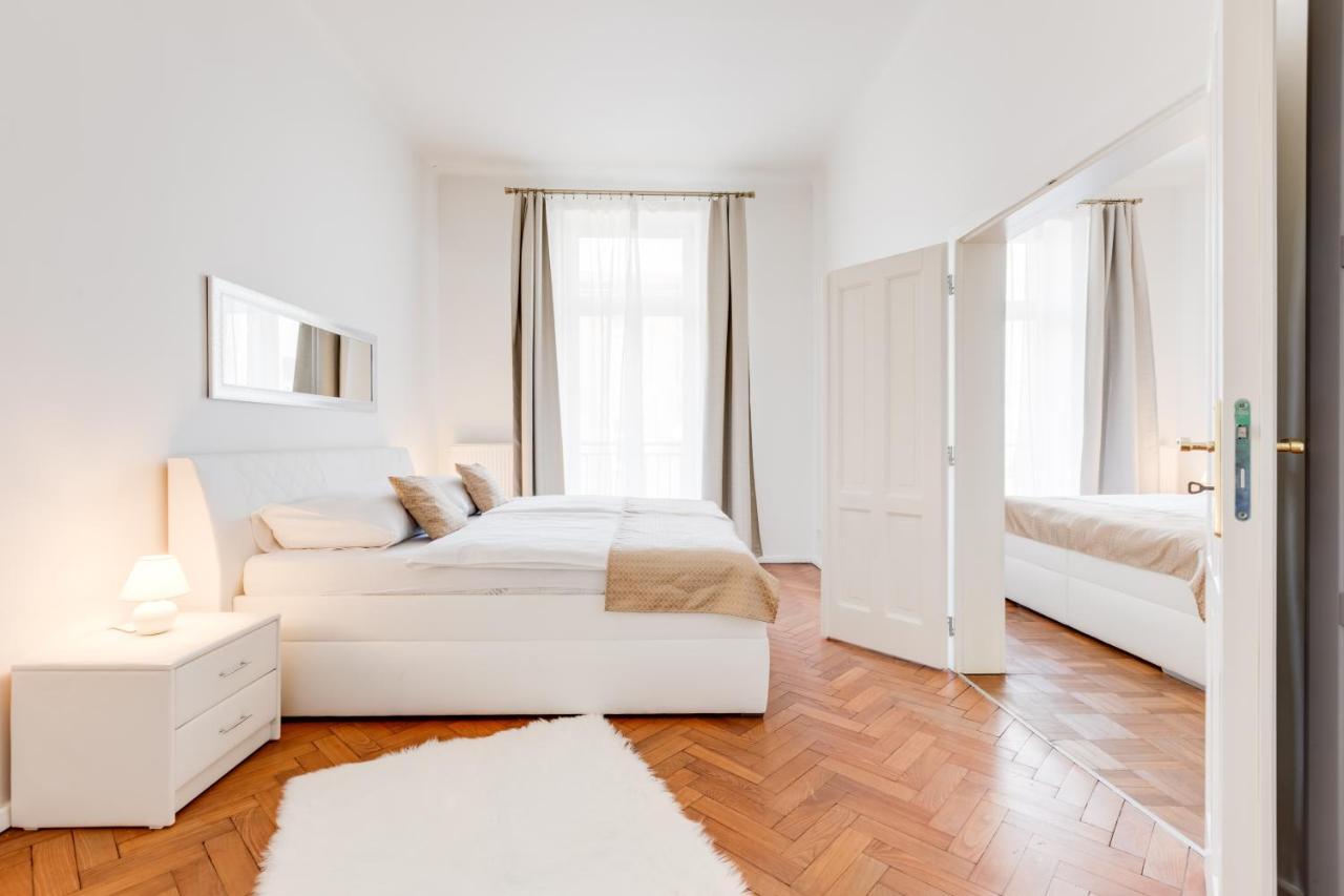 Luxury Riverside In The Center Of Apartament *